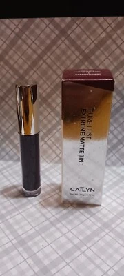 Cailyn Pure Lust Extreme Matte Tint Corruptionist 16 Net Wt. 0,12 fl oz Foto 1 de 2