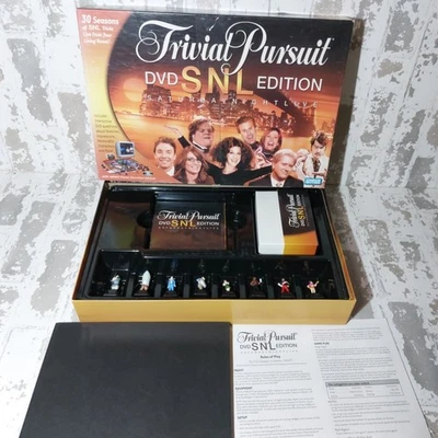 SNL Trivial Pursuit Saturday Night Live Edition DVD Board Game Complete  - Изображение 1 из 4