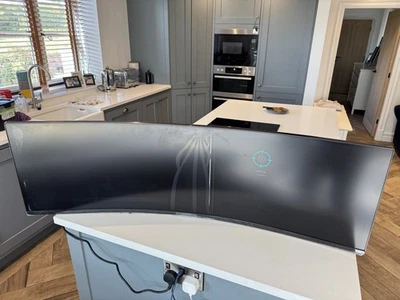 49" QLED Gaming Monitor Samsung C49HG90DMR Curved 81PPi HDMI Display Port 3840p - Image 1 of 4