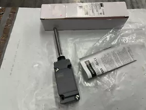 NUEVO interruptor límite de alta resistencia Dayton 12T852, basculante, Dpdt, 10A @ 600V CA - Imagen 1 de 4