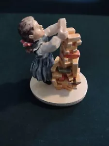 Sebastian Miniature "Girl Stacking Blocks" c. 1979 #264/10,000 - Imagen 1 de 7