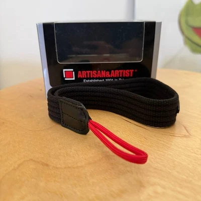 Artisan & Artist Parachute Cord Hand Strap ACAM P25H RED / ACAM P25H RED - Image 1 of 4