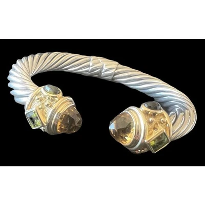 Pulsera de cable clásica renacentista David Yurman se vende por $4200 Foto 1 de 4