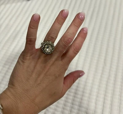 Anillo de Cóctel Antiguo Pavé Retro Chloe + Isabel Talla 6 Foto 1 de 4