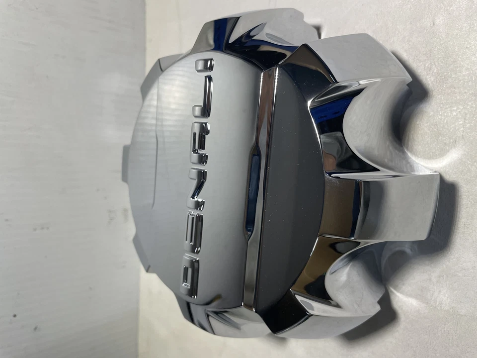 2020-2023 SIERRA DENALI 2500 HD 3500HD CHROME CENTER WHEEL HUB CAP NEW  23378324 - Image 1 of 4