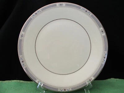 Royal Doulton. Melissa. Entree Plate. (20.5cm). H5087. Made In England. 1982. - image 1 of 3