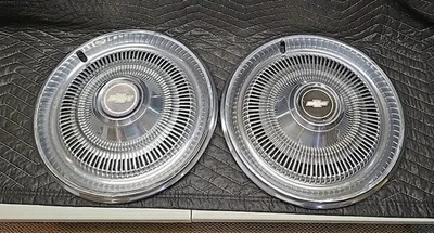 "Juego de 2 tapacubos vintage originales Chevrolet Impala Monte Carlo 1970-1975 15"" pulgadas" Foto 1 de 4