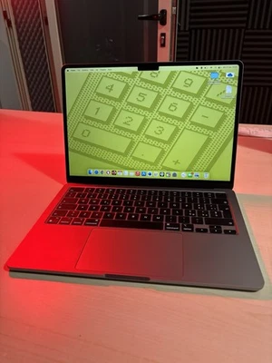 Apple MacBook Air 13,6" (256GB SSD, M2, 8GB) Laptop - Grigio Siderale - MLXW3T/A - Immagine 1 di 4