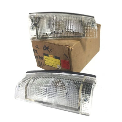 For Toyota Corolla E70 KE70 E70 TE71 DX Pair Front Indicator Corner Light Lamps - Image 1 of 4