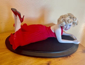 Franklin Mint Porcelain Marilyn Monroe Doll Laying Down in a Red Dress - Picture 1 of 7
