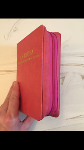 NEW WORLD TRANSLATION BIBLE COVER, SPANISH (PINK), Jehovah's Witness
