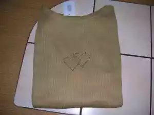 Posten mit 24 Damen Pullover Langarm hellbraun mit Strass Herzchen alle neu - Bild 1 von 3
