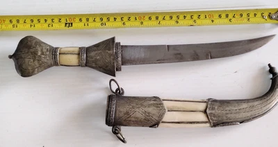 Антикварная хумья или джамби с костью и, возможно, серебряной ручкой и ножнами - Изображение 1 из 4