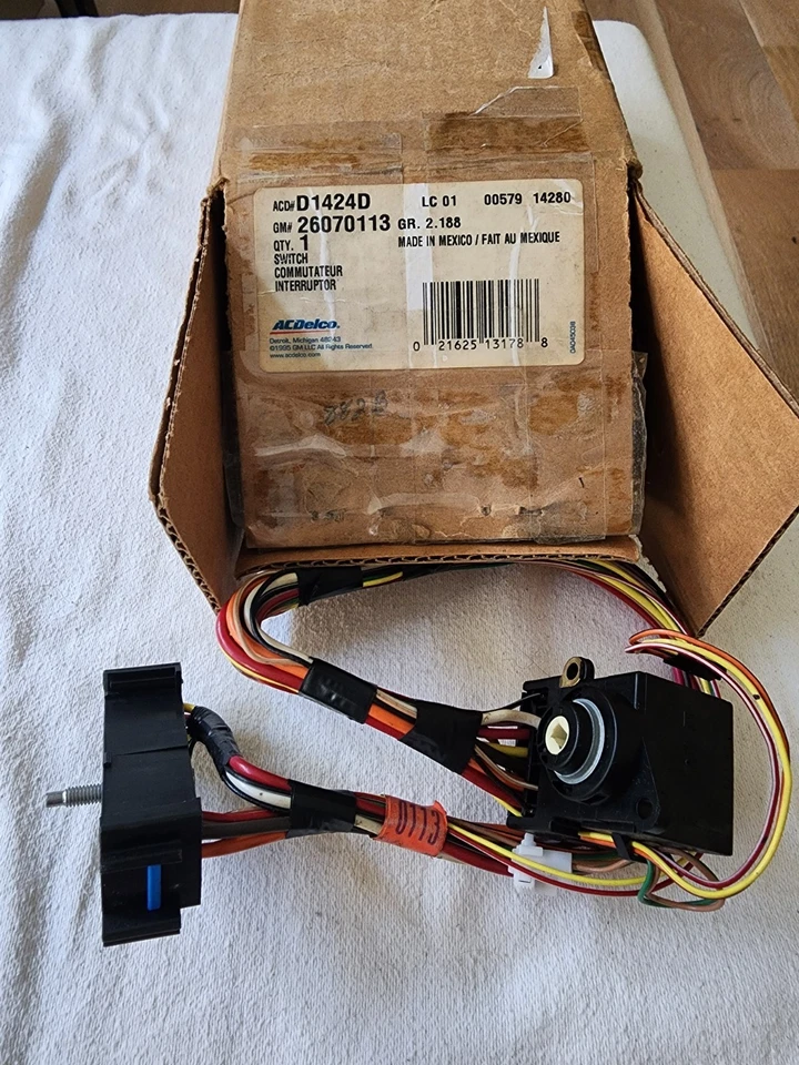 Genuine GM 2000-2005 Astro Express Safari Savana Ignition Switch 26070113 - Image 1 of 1