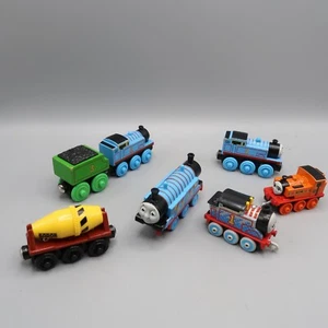 Thomas and Friends Sodor Mezclador de Cemento Thomas Henry Tender Lote de Coches - Imagen 1 de 13