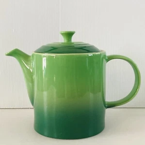 Le Creuset Grand Teekanne 1,3 L | 1,375 qt Bambusgrün zweite Wahl nicht mehr mit Etikett - Bild 1 von 13