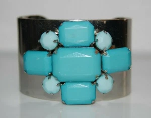 ELEGANT COUTURE ACRYLIC GREEN CRYSTALS ON SILVER TONED METAL LARGE CUFF BRACELET - Picture 1 of 8