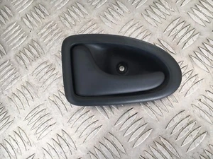 Poignée Avant Droit - RENAULT Clio II (2) - Référence : 8200028994 - Bild 1 von 3