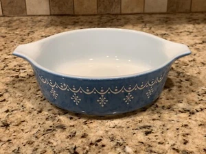 Vintage Pyrex Ovenware--Blue Garland Snowflake Casserole Dish- 1 PT--No Lid--471 - Picture 1 of 10