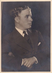 * CHARLIE CHAPLIN * SELTENES AUTHENTISCHES ORIGINAL SIGNIERTES STUDIOSFOTO & UMSCHLAG - Bild 1 von 10