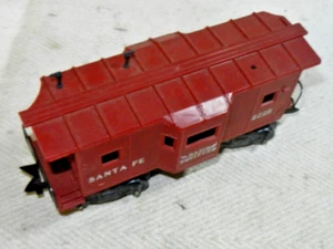 Marx 2225 Santa Fe Baywindow Caboose - rare but damaged - Type G Trucks TAP - Picture 1 of 7