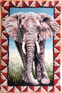 Vintage Latch Hook Kit Rug AFRICAN ELEPHANT - HUGE - Bernat 27" x 40" COMPLETED - Picture 1 of 8