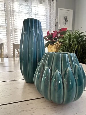 Set If 2 jarrones de cerámica verde azulado texturizados con un poco de agrietamiento uno alto y otro corto Foto 1 de 4