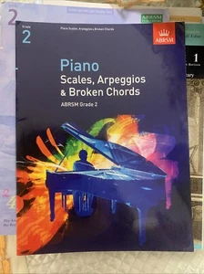 Klaviertonleitern, Arpeggien & gebrochene Akkorde, Klasse 2 (ABRSM Sc... von ABRSM Taschenbuch - Bild 1 von 2