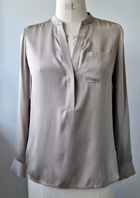 Blusa Vince nueva con etiquetas, color beige plateado, talla pequeña UK 8 o 10 Foto 1 de 4