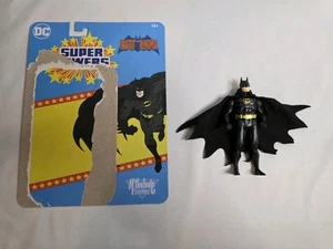 Figura Variante Traje Negro McFarlane Super Powers Batman 5" Suelta con Tarjetero - Imagen 1 de 6