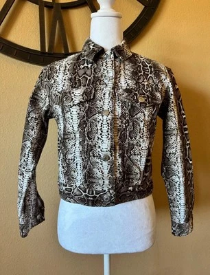 Chaqueta corta de camionero de mezclilla marrón con estampado de piel de serpiente TOPSHOP MOTO para mujer talla 2 Foto 1 de 3