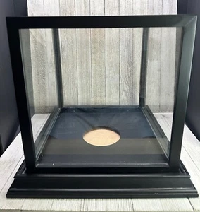 Hobby Lobby 2014 Basketball Puppe Figur Glas Vitrine 12"x11,5"x11,5" - Bild 1 von 10