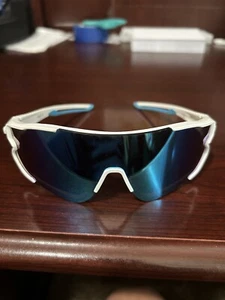 OULAIQI Sports Sunglasses Cycling for Men Women White & Blue XQ548 - Picture 1 of 4