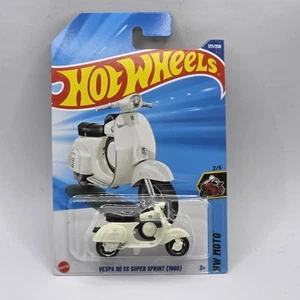 Hot Wheels Case J 2025 '96 Vespa 90 SS Super Sprint HW Moto New Mint Card #171 - Picture 1 of 2