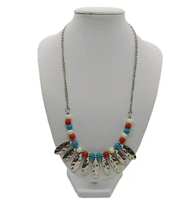 Collar para mujer estilo occidental babero martillado colgantes rojo azul blanco tono plata - Imagen 1 de 6