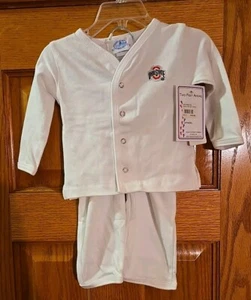 Ohio State Buckeyes: 2 Stück Größe 6 Monate, Marke zwei Füße voraus OSU brandneu! - Bild 1 von 8