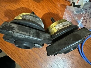 Genuine Porsche 944 Engine Mounts Excellent Condition 95137504204 - Picture 1 of 21