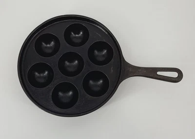 Griswold No. 32 Apple Cake Pan/Egg Poacher/Abelskiver-#962 Erie Pennsylvania  - Image 1 of 4