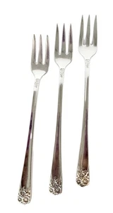 Vintage International Silver April Silverplate 5 ½ Cocktail Appetizer Forks 3pcs - Picture 1 of 5