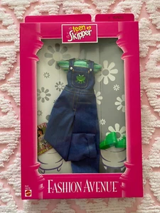 TEEN SKIPPER FROG DENIM BLUE OVERALLS STRIPED TOP FASHION AVENUE 1998 BARBIE NIB - Picture 1 of 2