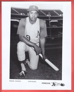 1970 OAKLAND A'S TEAM ISSUE GLOSSY 8 X 10 REGGIE JACKSON - Picture 1 of 1