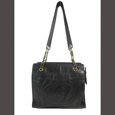Bolso de Hombro Chanel Cadena Herrajes Piel de Cordero Bordado Logo Marca Coco Usado 3431 Foto 1 de 4