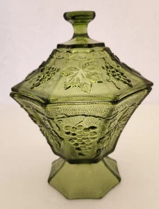 Indiana Glass Green Harvest Grapes Octagon Pannel Pedestal Candy Dish Lid 8x6 - Picture 1 of 10
