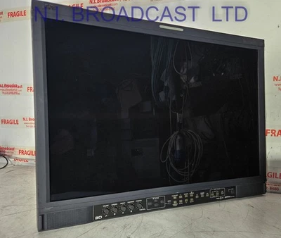 JVC dt-3d24g1  24ich 3G / HD  video monitor with 3D option support  Full 1920 - Image 1 of 4