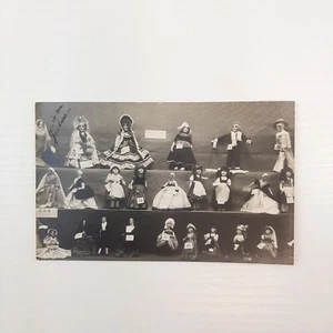 Foto cartolina in b/n balilla, raffigurante una mostra di bambole del periodo. - Imagen 1 de 2