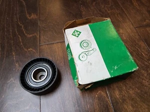 Correa alternador bomba agua polea deflexión INA 5320342100 para BMW E53 E60 E65 - Imagen 1 de 3