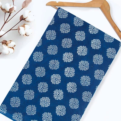 Tela 100 % algodón índigo con estampado de bloques a mano material suave transpirable por yarda Foto 1 de 4