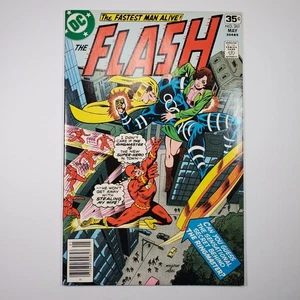 DC Comics The Flash #261 VF/NM 1978 Key Issue 1st Appearance of Ringmaster - Picture 1 of 10