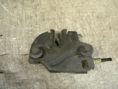 Cadillac Fleetwood Brougham 1986 capó de fábrica cierre capó con pernos Foto 1 de 3