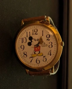 Lorus Disney Mickey Mouse Uhr Herren Oversized 45mm Leder Vintage V501-0A20 - Bild 1 von 5